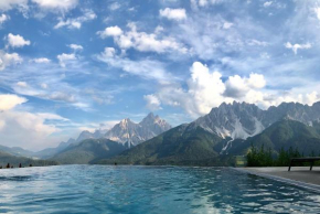 Отель Glinzhof Mountain Natur Resort Agriturismo,  Сан Кандидо